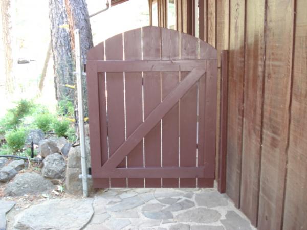 Pacífico choque Aburrido Carpintería: Cómo construir una puerta para la cerca del jardín - Albañiles