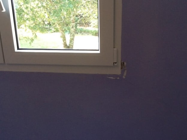 Cómo detectar filtraciones de agua y aire en ventanas y puertas