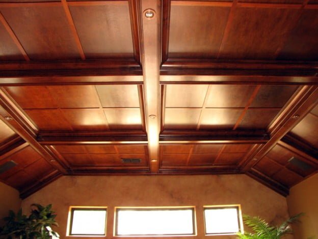 Cómo barnizar un cielorraso de madera