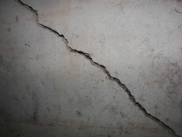 Qué son las grietas dinámicas y cómo se las puede reparar