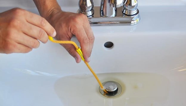 Cómo quitar el mal olor de tuberías y desagües