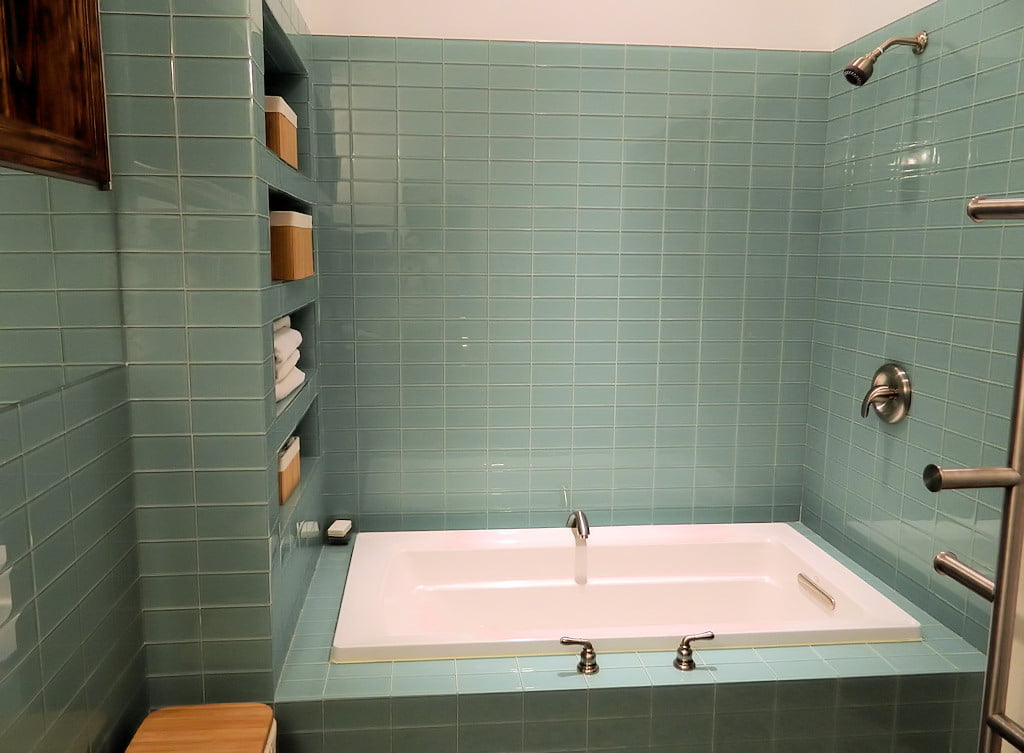 Como colocar azulejos en la pared de la ducha
