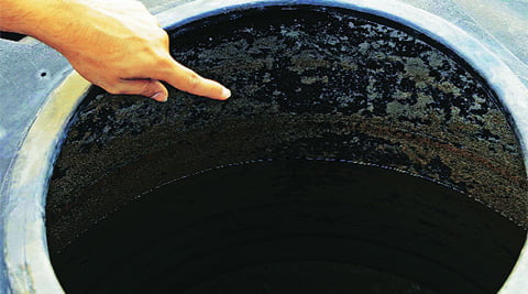 Cómo limpiar a fondo un tanque de agua