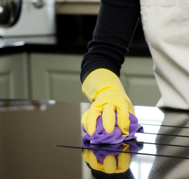Cómo limpiar la grasa acumulada en la cocina