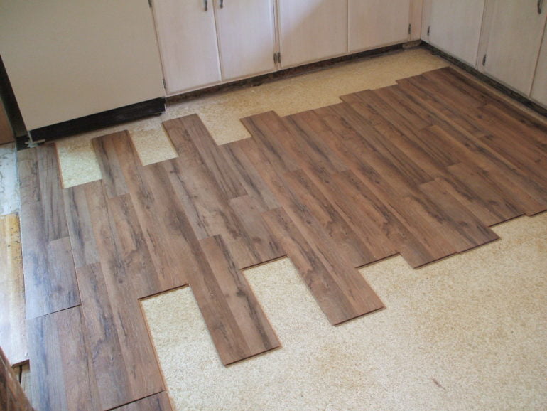 Best way to cut laminate flooring