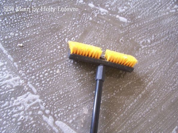 Sellado de un piso de cemento: Cómo preparar la superficie con ácido