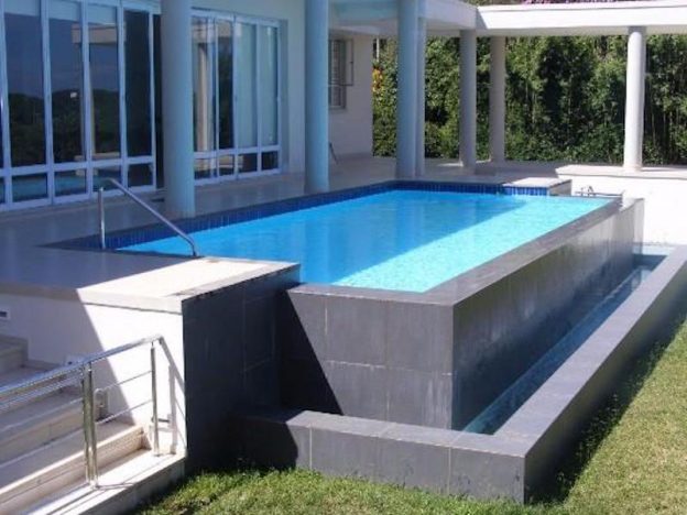 Cómo reutilizar contenedores para construir piscinas