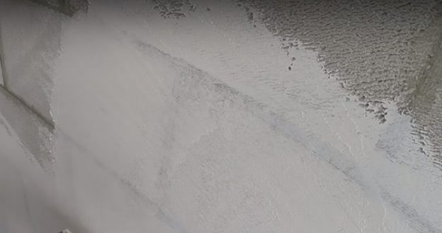 Cómo enlucir una pared interior de ladrillos