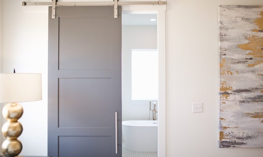 Puerta corrediza para baños pequeños o en suite
